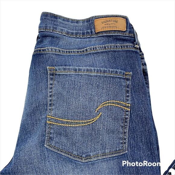 Signature by Levi Strauss Modern Boot Cut Jeans Size 16L - Picture 6 of 9